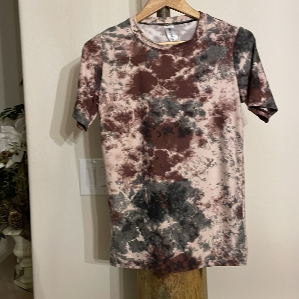 Fire & Fleur 🔥 Patterned plums & Grays Super soft TShirt Size:S New-Never Worn